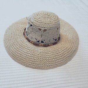 Som-Her Straw Hat with Beaded String